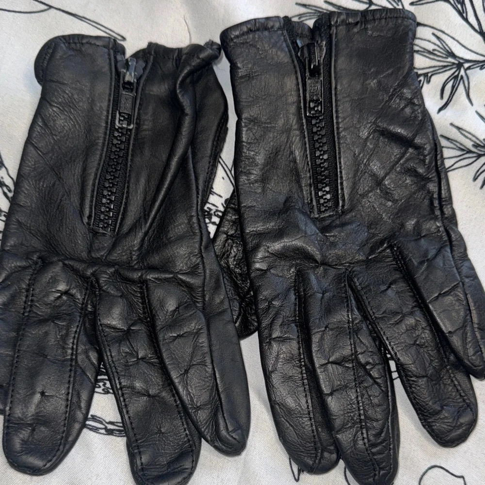 Black Leather Women's Gloves